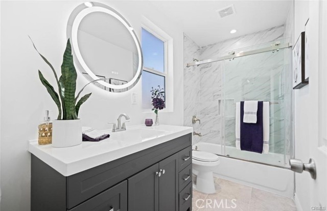 Detail Gallery Image 12 of 13 For 1484 N Clybourn Ave, Burbank,  CA 91505 - 3 Beds | 2 Baths