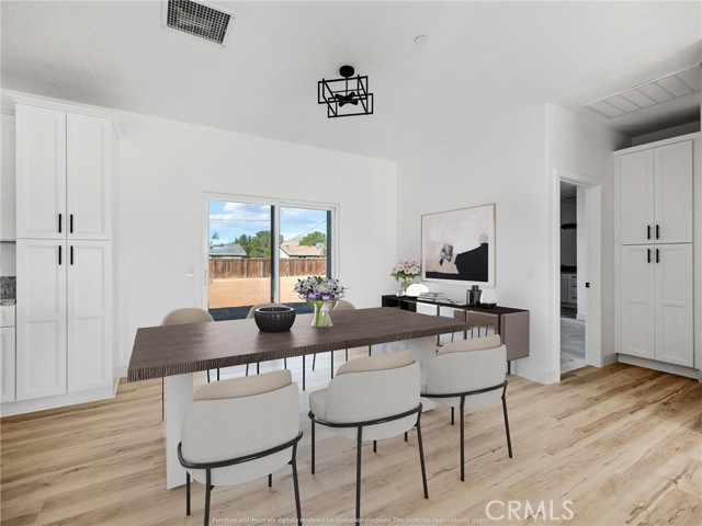 Detail Gallery Image 8 of 33 For 15605 Dale Evans Pkwy, Apple Valley,  CA 92307 - 4 Beds | 2/1 Baths