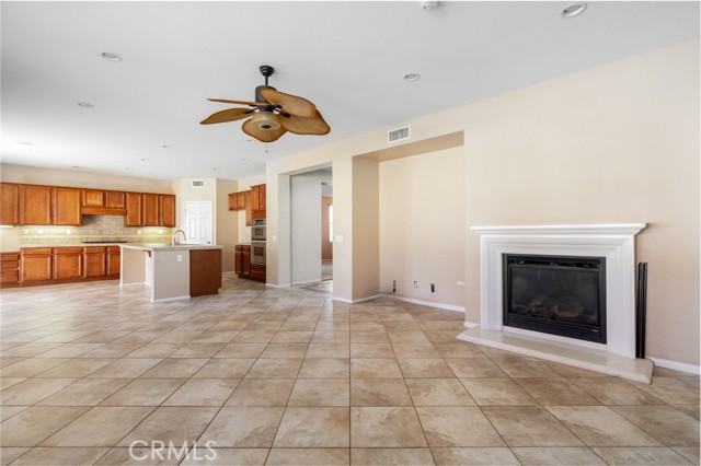 Detail Gallery Image 15 of 43 For 3297 Quartz Cir, Corona,  CA 92882 - 5 Beds | 3/1 Baths