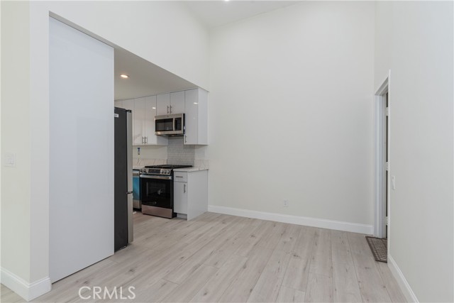 Detail Gallery Image 7 of 27 For 6201 Shoup Ave #66,  Woodland Hills,  CA 91367 - 1 Beds | 2 Baths