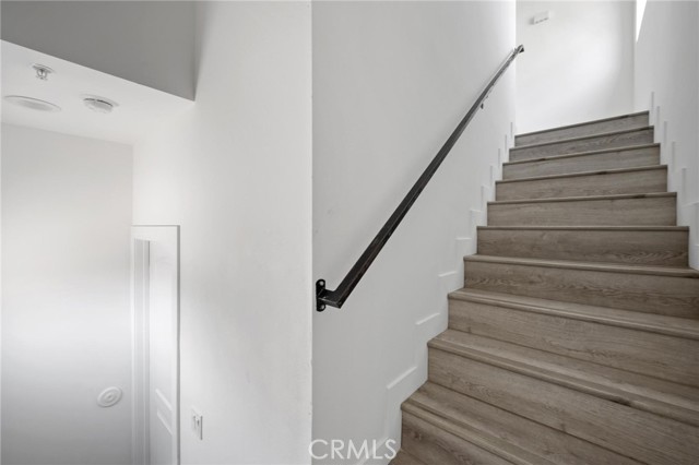 532 W Vernon Avenue, Los Angeles CA: https://media.crmls.org/medias/31a4455d-4eca-4d40-9b07-1189031fa55b.jpg