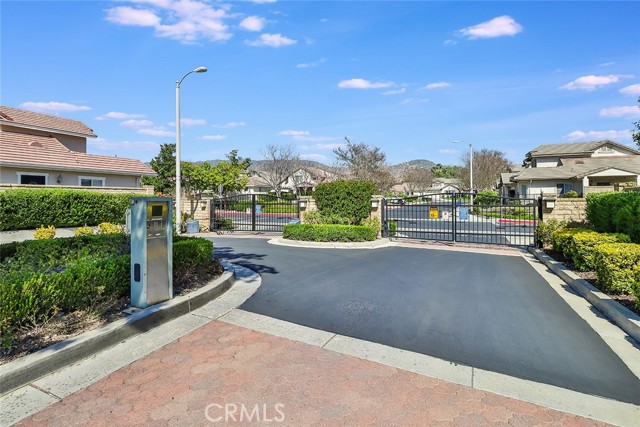 2037 Freesia Avenue, Simi Valley CA: https://media.crmls.org/medias/31a5a3ed-0fcb-48bf-acf2-68ccafcef86a.jpg
