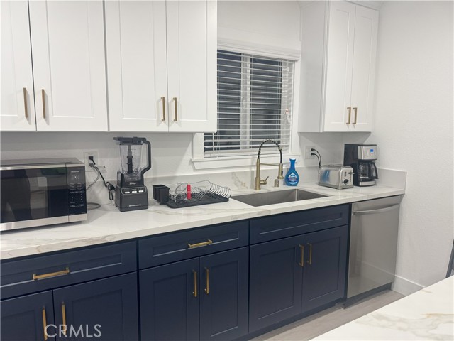 1917 Clinton Street, Los Angeles CA: https://media.crmls.org/medias/31a6544d-ab78-4d5a-921b-d4dac7c45cef.jpg