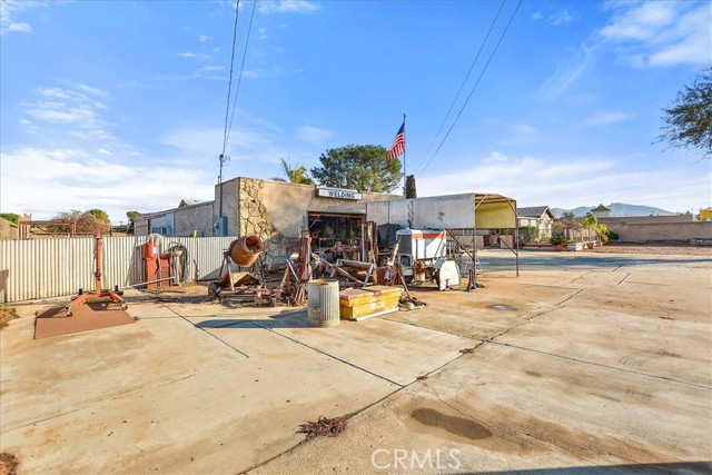 5968 Etiwanda Avenue, Jurupa Valley, California 91752, ,Commercial Sale,For Sale,5968 Etiwanda Avenue,CRIV21264231