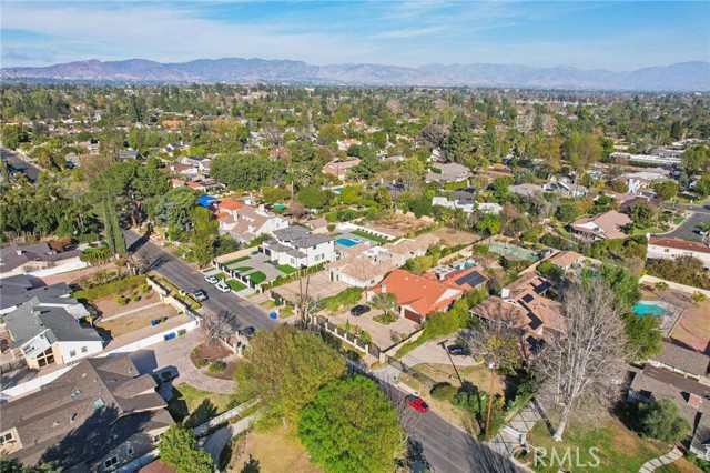 Image 66 of 73 For 8820 Encino Avenue