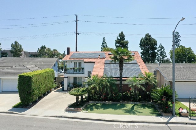 17230 San Lorenzo Circle, Fountain Valley CA: https://media.crmls.org/medias/31a73074-b872-484b-be46-6d51d3785415.jpg