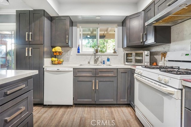 Detail Gallery Image 10 of 18 For 17274 Nisson Rd a,  Tustin,  CA 92780 - 3 Beds | 2 Baths