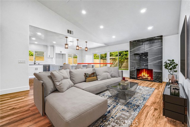 Detail Gallery Image 10 of 23 For 17472 Bellport Cir, Huntington Beach,  CA 92649 - 3 Beds | 2 Baths