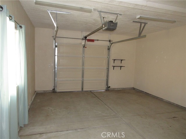 10517 50th Street, Jurupa Valley CA: https://media.crmls.org/medias/31a773d7-a8cd-4d3e-977e-e513e7d2cb49.jpg