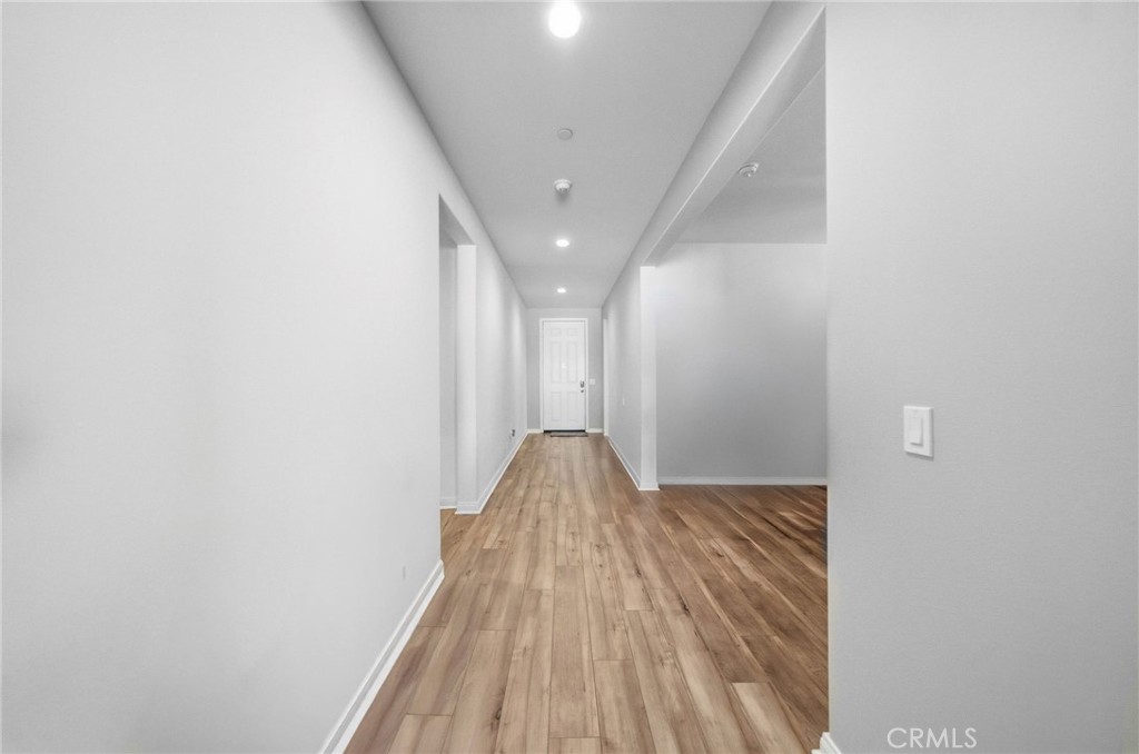 https://media.crmls.org/medias/31a79b42-18a6-41cd-a1b5-abcf3e0ad393.jpg?preset=X-Large