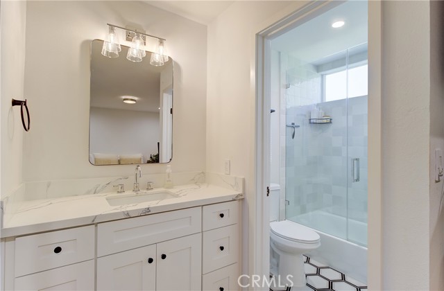 Detail Gallery Image 19 of 27 For 4834 Balboa Ave #B,  Encino,  CA 91316 - 2 Beds | 2/1 Baths