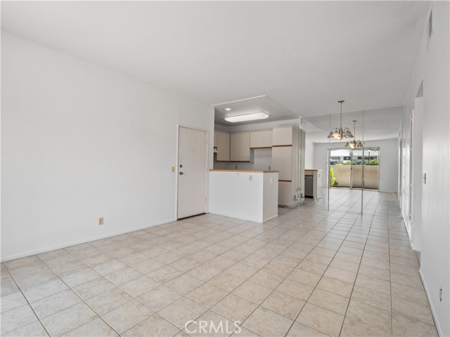 Detail Gallery Image 7 of 28 For 27644 Susan Beth Way #F,  Saugus,  CA 91350 - 2 Beds | 1 Baths