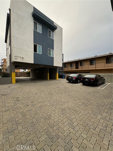 Detail Gallery Image 30 of 32 For 621 1/2 N Normandie Ave, Los Angeles,  CA 90004 - 4 Beds | 4 Baths