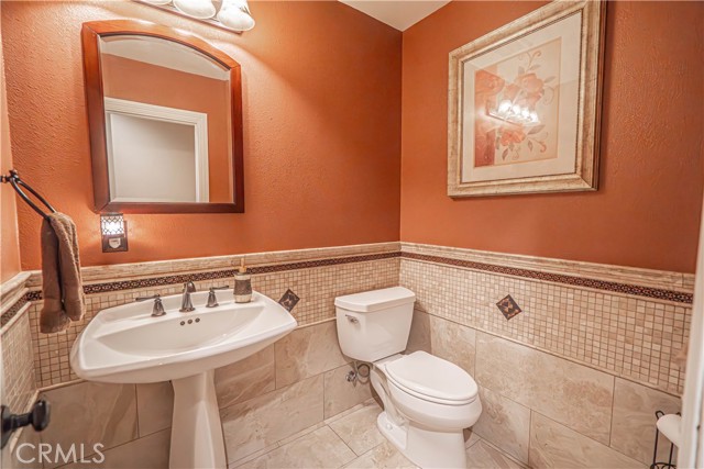 Detail Gallery Image 25 of 65 For 22422 Los Rogues Dr, Saugus,  CA 91350 - 4 Beds | 3/1 Baths