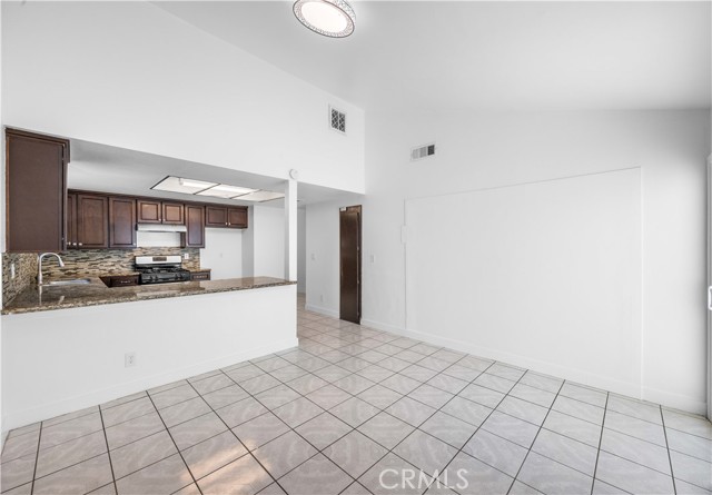 11430 Strathern Street, North Hollywood CA: https://media.crmls.org/medias/31ab11bb-135d-4c8c-b497-a08ee955aa40.jpg