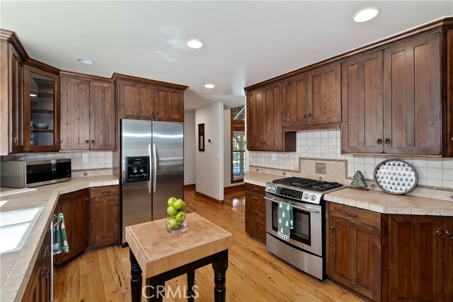 Detail Gallery Image 15 of 53 For 28637 Shenandoah, Lake Arrowhead,  CA 92352 - 4 Beds | 2/1 Baths