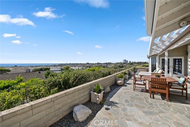 Detail Gallery Image 30 of 36 For 1401 Seacrest Dr, Corona Del Mar,  CA 92625 - 4 Beds | 3 Baths