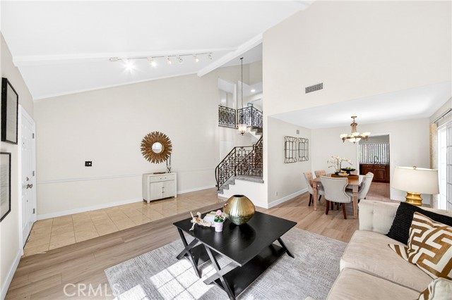 Detail Gallery Image 6 of 69 For 12525 Semora St, Cerritos,  CA 90703 - 4 Beds | 2/1 Baths