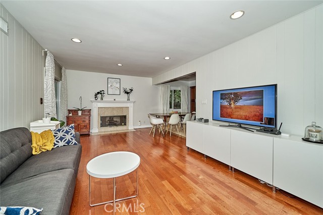 Detail Gallery Image 4 of 22 For 11640 Verada Ave, Granada Hills,  CA 91344 - 4 Beds | 2 Baths