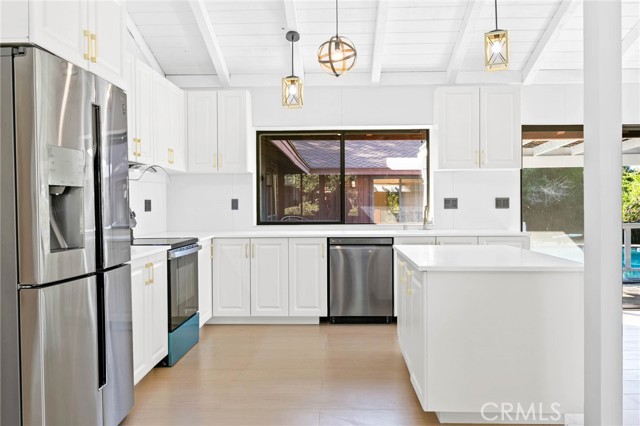 Detail Gallery Image 11 of 58 For 27411 Santa Fe St, Hemet,  CA 92543 - 4 Beds | 3 Baths