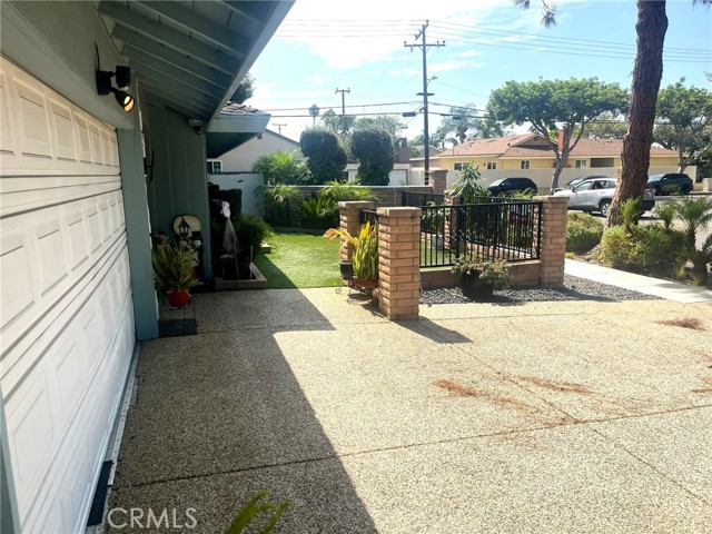 3050 Madison Avenue, Costa Mesa CA: https://media.crmls.org/medias/31ae6435-ac8f-48af-b465-a79ad6f97b19.jpg