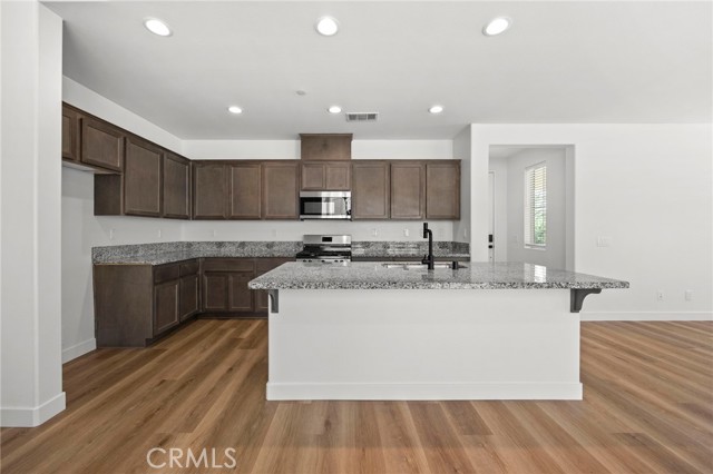 Detail Gallery Image 14 of 52 For 1527 Amethyst Ln, Beaumont,  CA 92223 - 3 Beds | 2/1 Baths