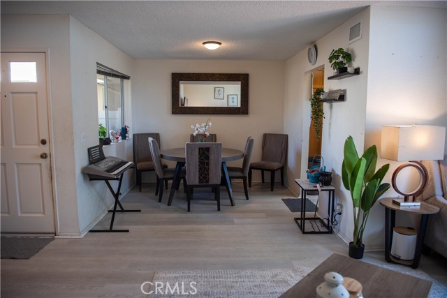 27872 Aberdeen, Mission Viejo CA: https://media.crmls.org/medias/31b04af1-64b9-4ec7-9ed9-eabe9e62460e.jpg