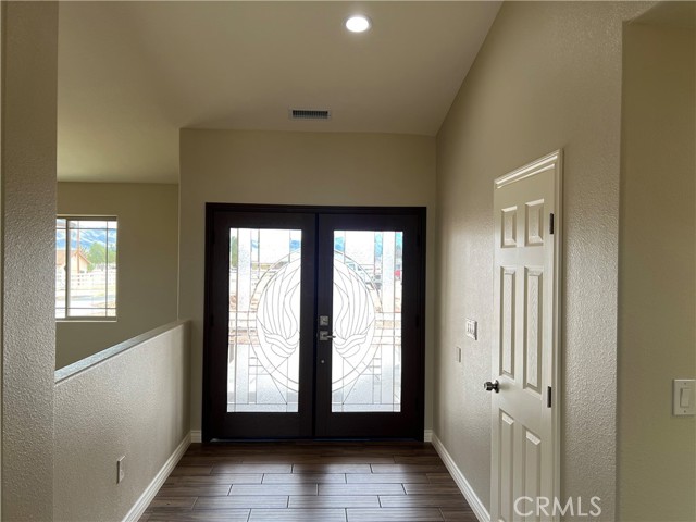 Detail Gallery Image 4 of 18 For 14755 Juniper St, Hesperia,  CA 92345 - 4 Beds | 2/1 Baths