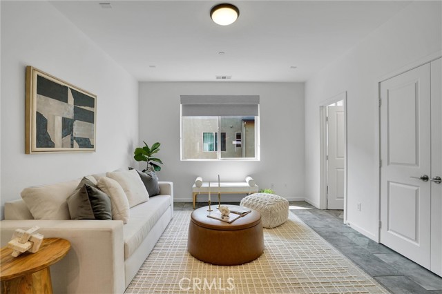 Detail Gallery Image 8 of 42 For 1512 W Artesia Square #F,  Gardena,  CA 90248 - 3 Beds | 3/1 Baths