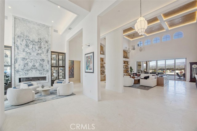 Detail Gallery Image 11 of 49 For 277 Crestview Ave, Camarillo,  CA 93010 - 5 Beds | 5/1 Baths