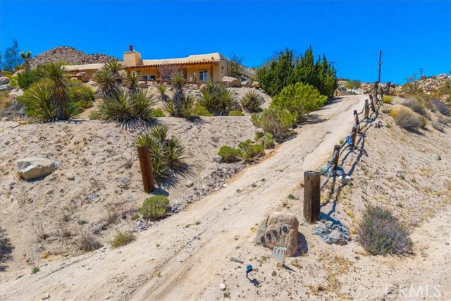 57710 Bandera Road, Yucca Valley CA: https://media.crmls.org/medias/31b205a6-836b-45a1-bcf2-c552b4e15a89.jpg