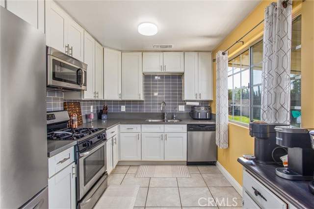 Detail Gallery Image 14 of 24 For 12656 Loma Vista Ct, Yucaipa,  CA 92399 - 3 Beds | 1 Baths