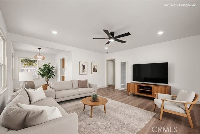 Detail Gallery Image 3 of 44 For 924 W Almond St, Compton,  CA 90220 - 3 Beds | 2 Baths