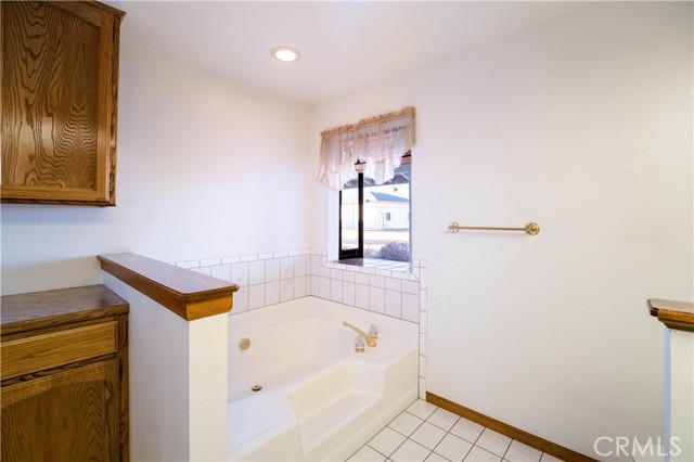 Detail Gallery Image 24 of 35 For 14032 Tioga St, Oak Hills,  CA 92344 - 4 Beds | 3 Baths