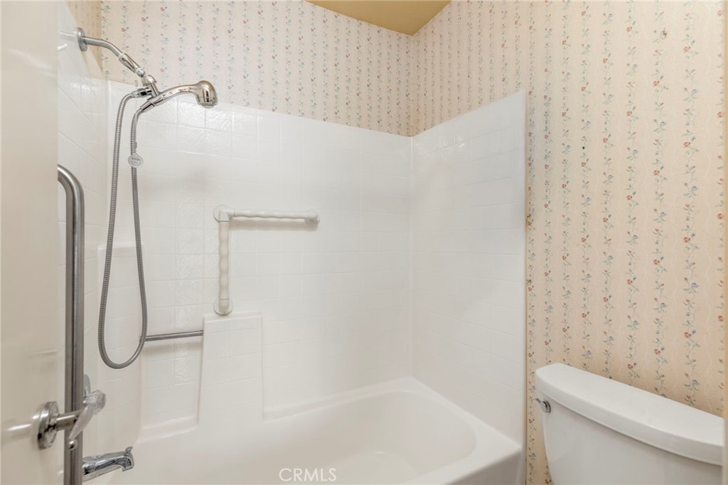 https://media.crmls.org/medias/31b397ce-dfc9-4395-814c-e800954d6072.jpg?preset=X-Large