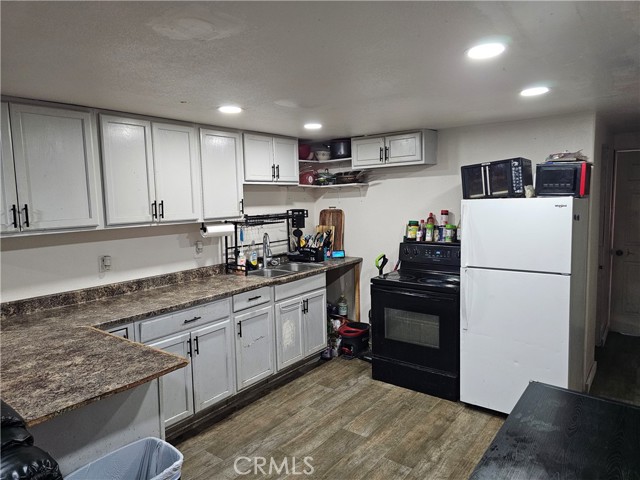 Detail Gallery Image 7 of 13 For 16115 33rd Ave, Clearlake,  CA 95422 - 2 Beds | 2 Baths