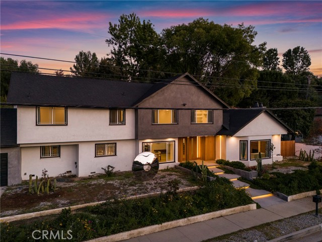 Detail Gallery Image 2 of 47 For 9742 Farralone, Chatsworth,  CA 91311 - 4 Beds | 3/1 Baths