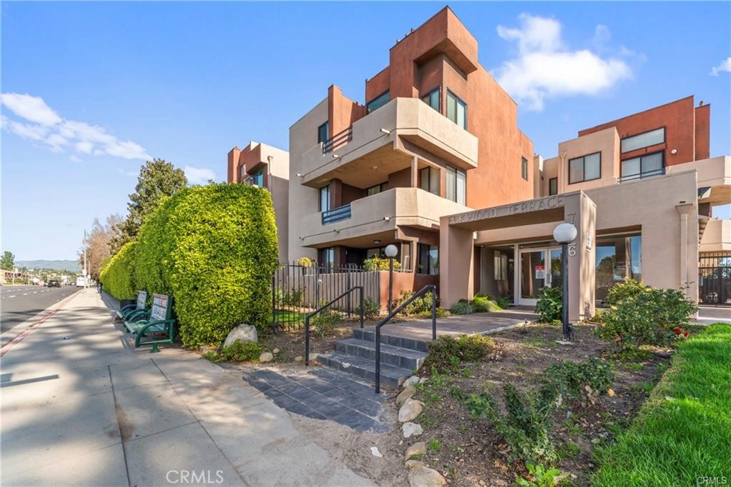 7826 Topanga Canyon #207