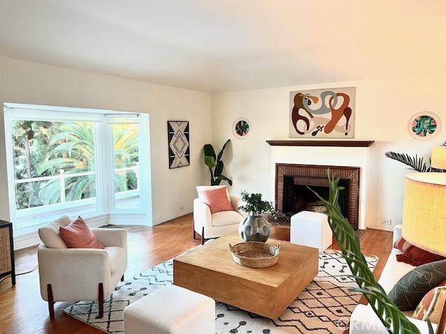 Detail Gallery Image 4 of 33 For 6476 San Marco, –,  CA 90068 - 2 Beds | 3/1 Baths