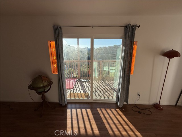 Detail Gallery Image 8 of 30 For 4345 Camello Rd, Woodland Hills,  CA 91364 - 3 Beds | 2/1 Baths