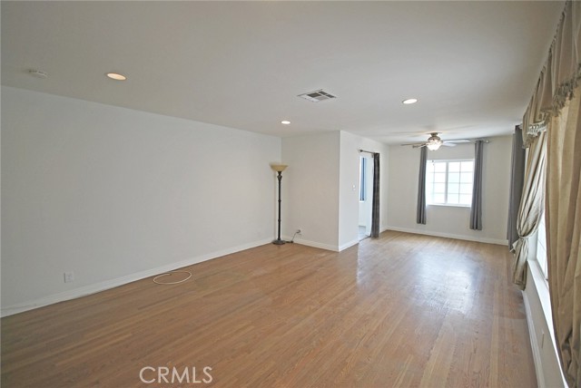 10622 Zelzah Avenue, Granada Hills CA: https://media.crmls.org/medias/31b71a21-5b23-4732-a933-4691515752ba.jpg