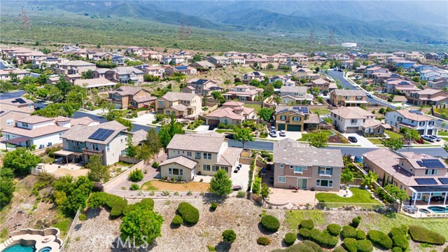 12729 Indian Ocean Drive, Etiwanda CA: https://media.crmls.org/medias/31b7481e-330b-45ef-8cab-c25097e7f453.jpg