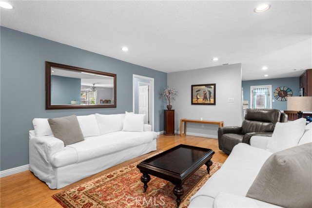 8252 McFadden Avenue, Midway City CA: https://media.crmls.org/medias/31b7af67-af25-4004-82cd-9af882d3a275.jpg