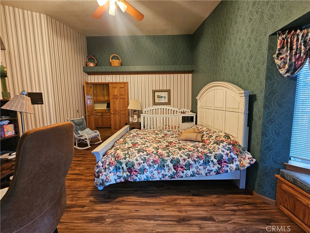 https://media.crmls.org/medias/31b89478-7c64-48a7-ae8b-93606329984b.jpg?preset=X-Large