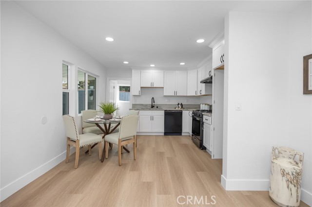 201 S Melrose Street, Placentia CA: https://media.crmls.org/medias/31b8d136-0d4f-4c56-abd6-3b4747c2aede.jpg