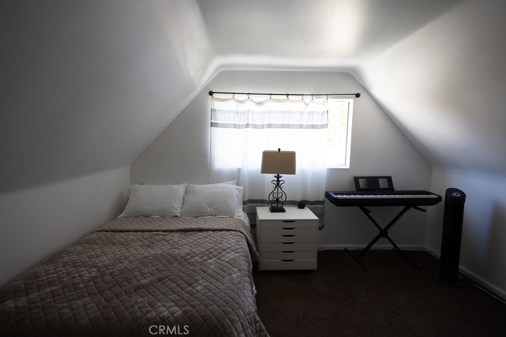 https://media.crmls.org/medias/31b8da6f-319c-43a2-a921-0b8e0dcc035a.jpg?preset=X-Large