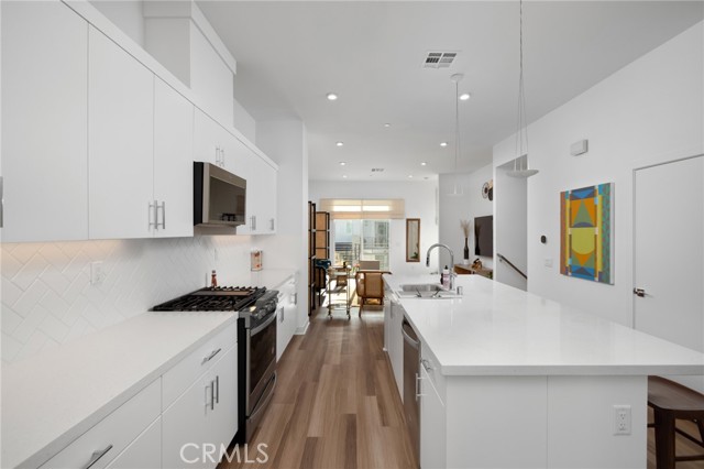 Detail Gallery Image 8 of 29 For 1410 S Urbana, Anaheim,  CA 92805 - 4 Beds | 3/1 Baths