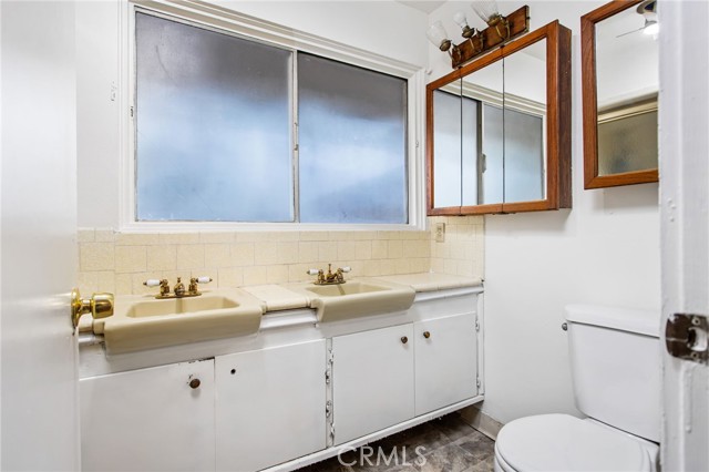 645 S Archer Street, Anaheim CA: https://media.crmls.org/medias/31b930c1-2106-4f24-9d51-0efb787be474.jpg