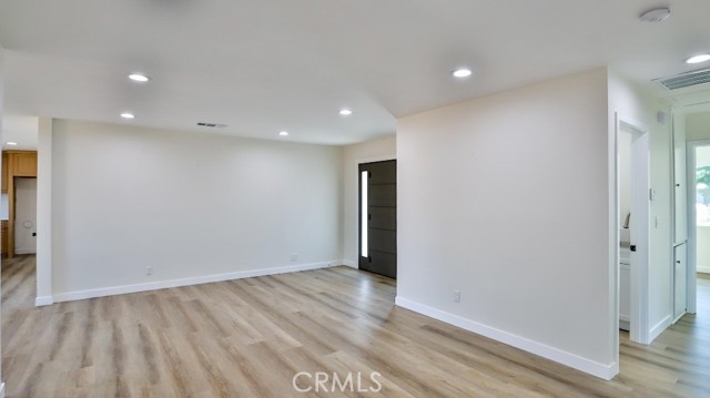 Detail Gallery Image 6 of 28 For 247 S Date St, Anaheim,  CA 92805 - 4 Beds | 2 Baths