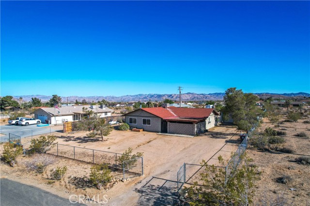 Image 3 for 58331 Caliente St, Yucca Valley, CA 92284